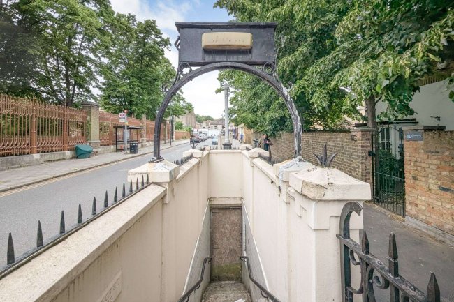 Former Public Conveniences, Robson Road, West Norwood, London SE27 9LA 2