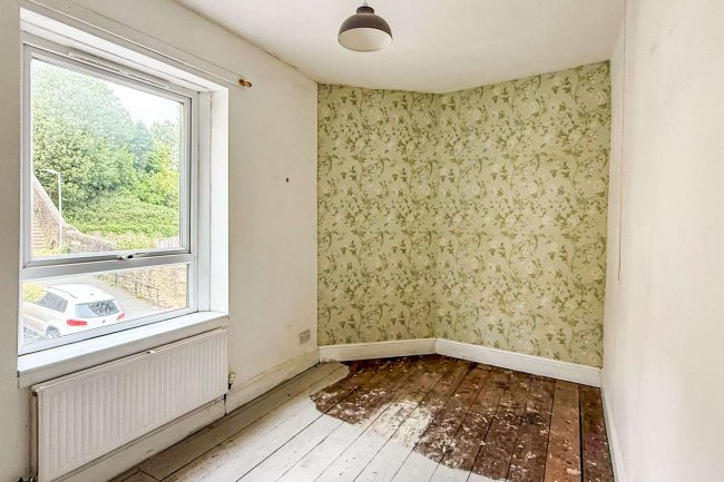 1 Upper Fountain Street, Sowerby Bridge, West Yorkshire, HX6 2QY 6