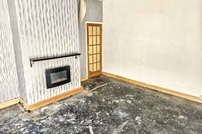 33 Claremont Street, Sowerby Bridge, West Yorkshire, HX6 2PD 6