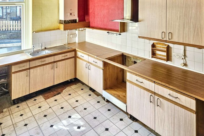 33 Claremont Street, Sowerby Bridge, West Yorkshire, HX6 2PD 6