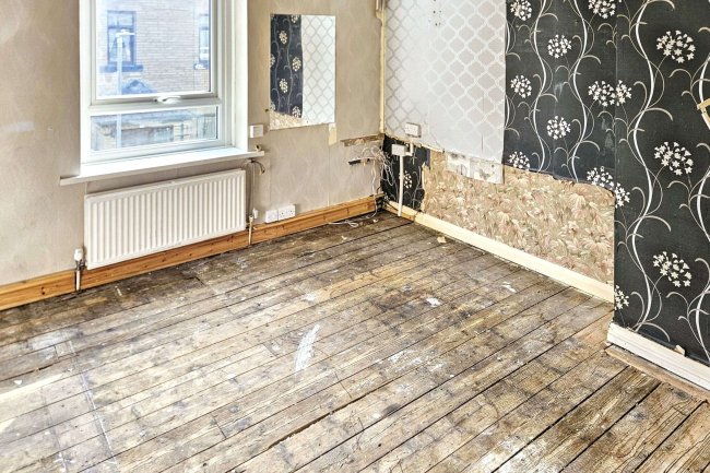 33 Claremont Street, Sowerby Bridge, West Yorkshire, HX6 2PD 6