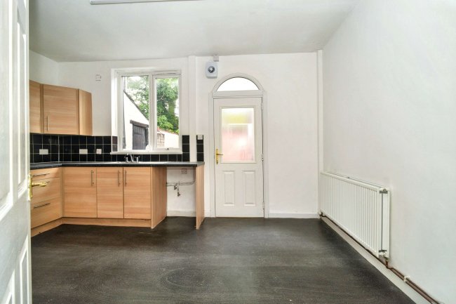 160 Market Street, Radcliffe, Manchester, M26 1FY 5