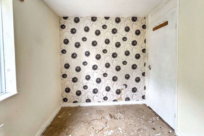 47 Shelley Grove, Bradford, West Yorkshire, BD8 0JZ 7