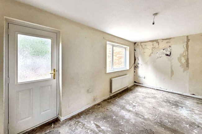 47 Shelley Grove, Bradford, West Yorkshire, BD8 0JZ 7