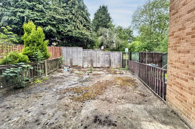 47 Shelley Grove, Bradford, West Yorkshire, BD8 0JZ 7