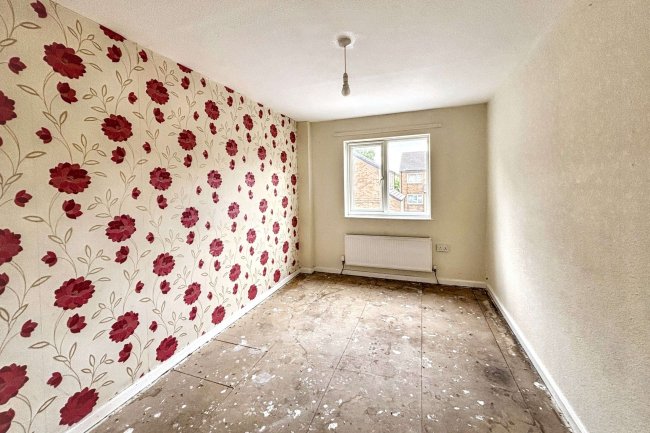 47 Shelley Grove, Bradford, West Yorkshire, BD8 0JZ 7