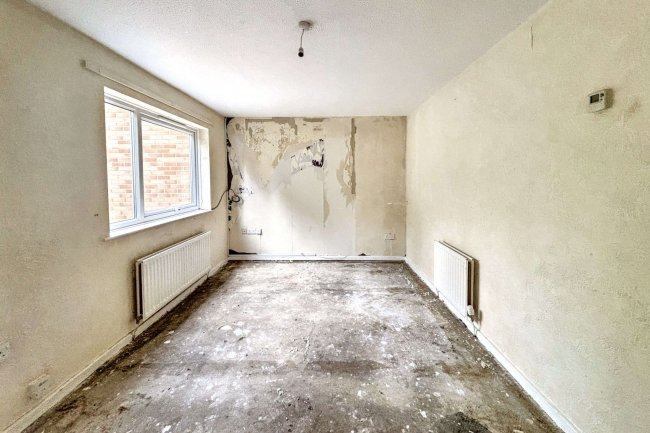 47 Shelley Grove, Bradford, West Yorkshire, BD8 0JZ 7