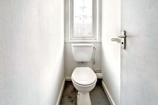 47 Shelley Grove, Bradford, West Yorkshire, BD8 0JZ 7