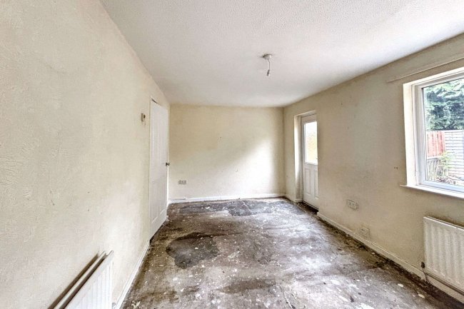 47 Shelley Grove, Bradford, West Yorkshire, BD8 0JZ 7