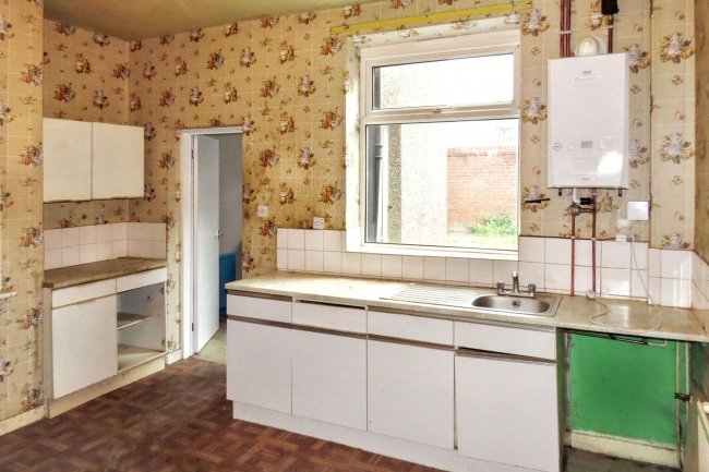 47 Whitehead Street, Blackburn, Lancashire BB2 1HP 8