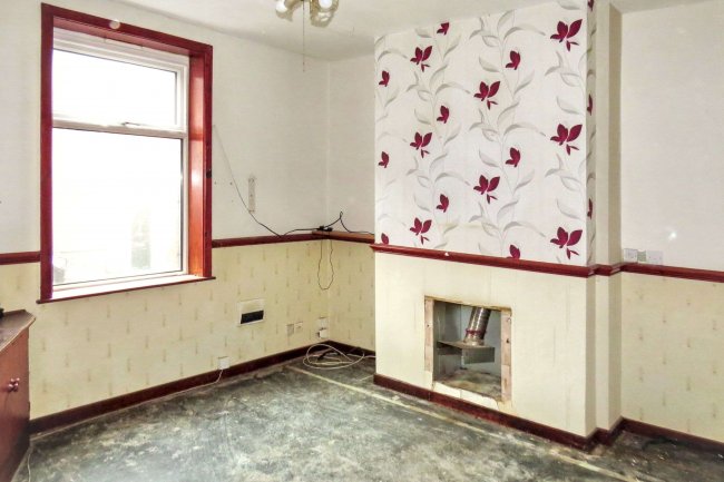 47 Whitehead Street, Blackburn, Lancashire BB2 1HP 8