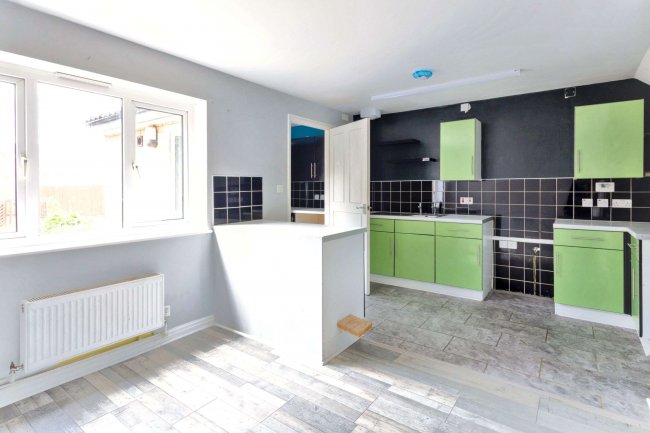 3 Norwich Close, Clacton On Sea, Essex, CO16 8WA 5