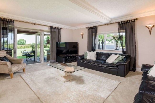 New Park Farmhouse, Murcott, Kidlington, Oxfordshire OX5 2FE 3