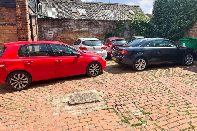 144 East Reach, Taunton, Somerset TA1 3HT 5