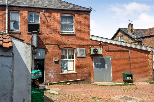 144 East Reach, Taunton, Somerset TA1 3HT 5