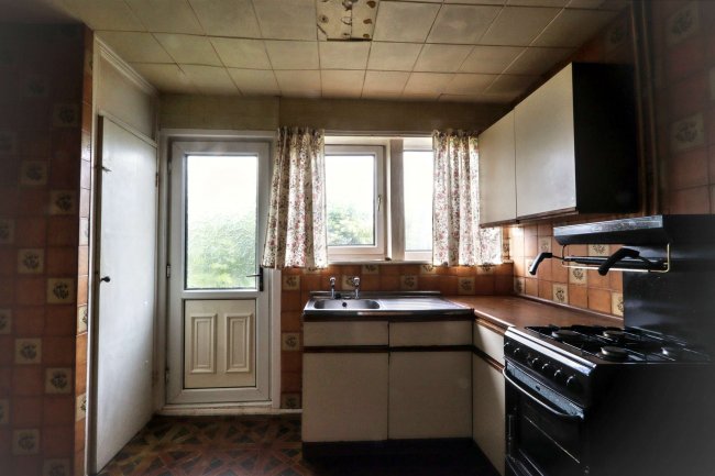 43 Wythburn Road, Chesterfield, Derbyshire, S41 8DP 7