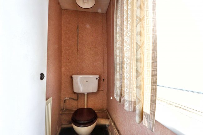 43 Wythburn Road, Chesterfield, Derbyshire, S41 8DP 7