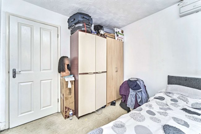 2 Whitehall Court, Wall Well Lane, Halesowen, Dudley, West Midlands B63 4RY 5