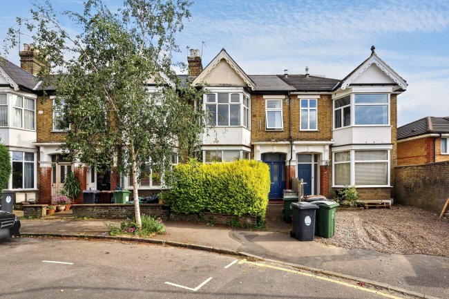40a Cleveland Park Crescent, Walthamstow, London, E17 7BT 2