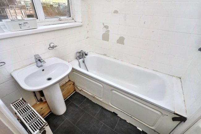 40a Cleveland Park Crescent, Walthamstow, London, E17 7BT 2