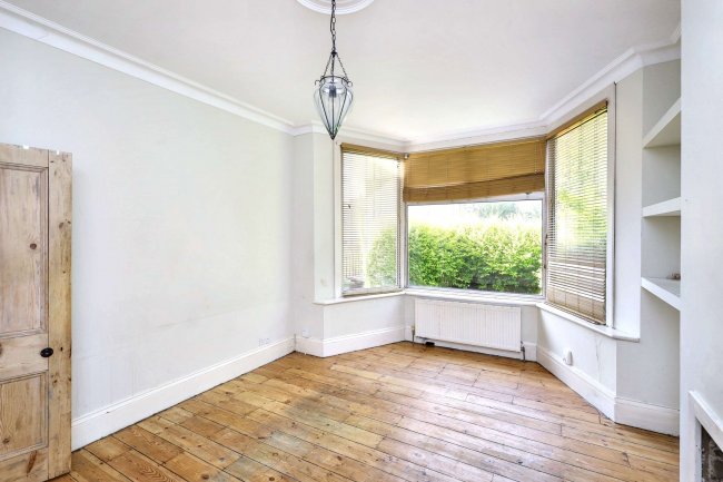 40a Cleveland Park Crescent, Walthamstow, London, E17 7BT 2