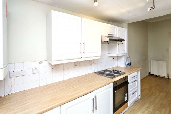 40a Cleveland Park Crescent, Walthamstow, London, E17 7BT 2