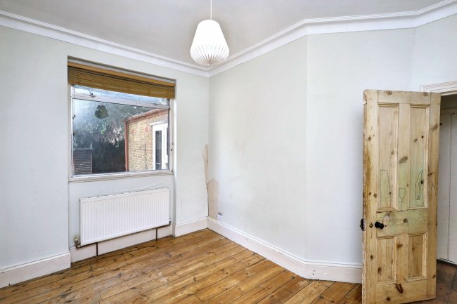 40a Cleveland Park Crescent, Walthamstow, London, E17 7BT 2