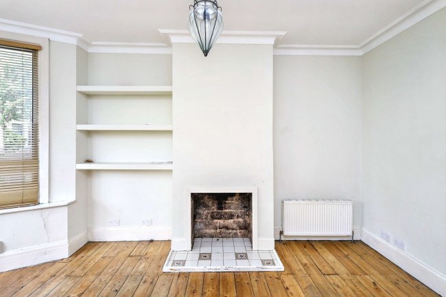 40a Cleveland Park Crescent, Walthamstow, London, E17 7BT 2