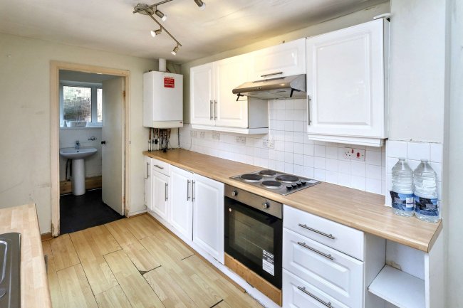 40a Cleveland Park Crescent, Walthamstow, London, E17 7BT 2