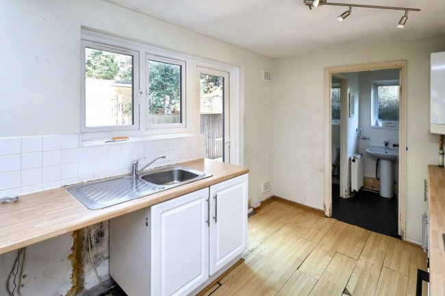 40a Cleveland Park Crescent, Walthamstow, London, E17 7BT 2
