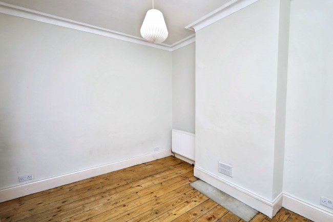 40a Cleveland Park Crescent, Walthamstow, London, E17 7BT 2