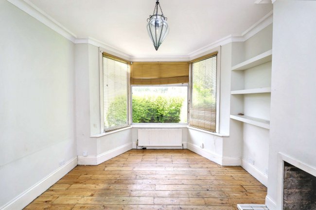 40a Cleveland Park Crescent, Walthamstow, London, E17 7BT 2