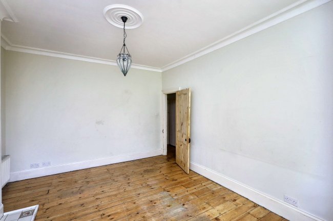 40a Cleveland Park Crescent, Walthamstow, London, E17 7BT 2