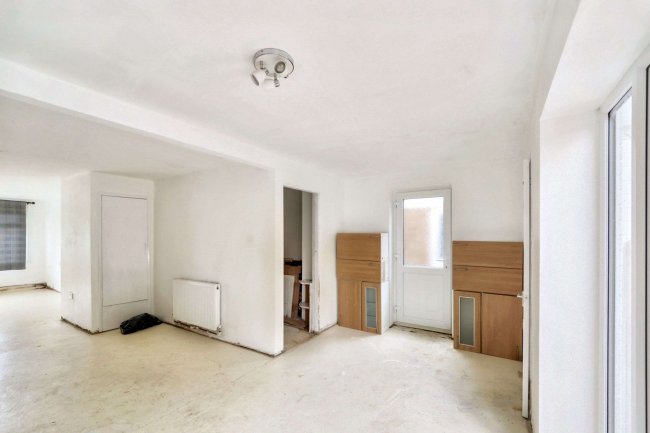 86 Wilford Crescent West, The Meadows, Nottingham, Nottinghamshire, NG2 2FS 2