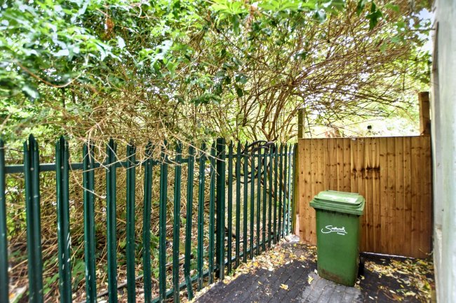 124A Crofton Road, Camberwell, London, SE5 8NA 10