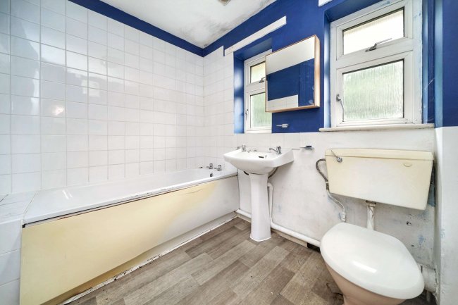 16 Farthing Hill, Ticehurst, Wadhurst, East Essex, TN5 7BW 4