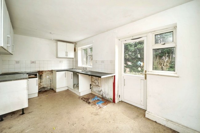 16 Farthing Hill, Ticehurst, Wadhurst, East Essex, TN5 7BW 4