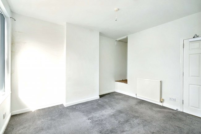 16 Ealing Avenue, Basford, Nottingham, NG6 0BB 3