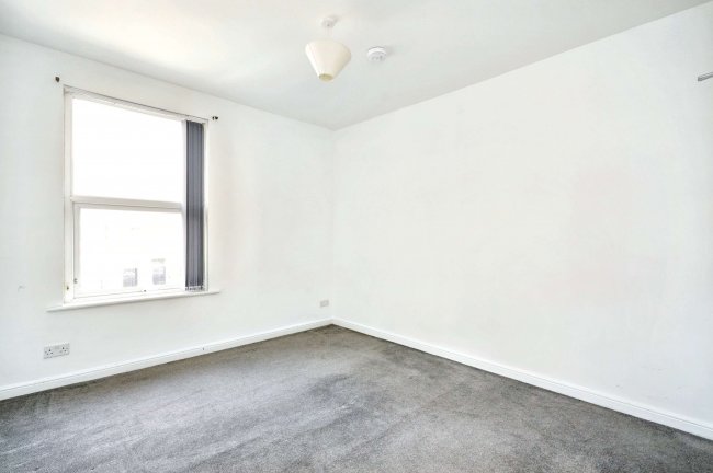 16 Ealing Avenue, Basford, Nottingham, NG6 0BB 3