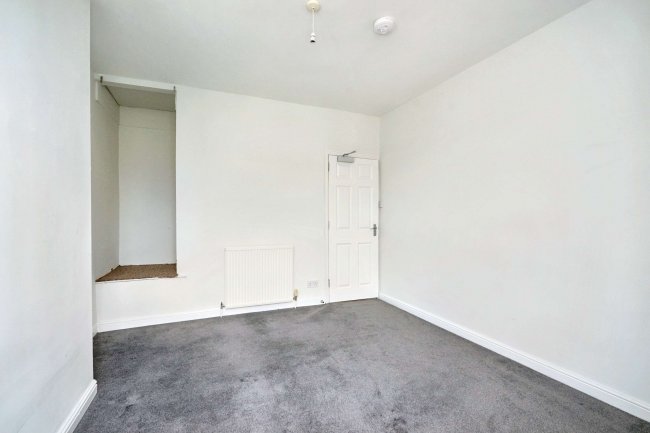 16 Ealing Avenue, Basford, Nottingham, NG6 0BB 3