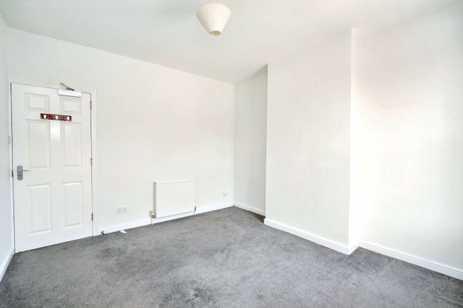 16 Ealing Avenue, Basford, Nottingham, NG6 0BB 3