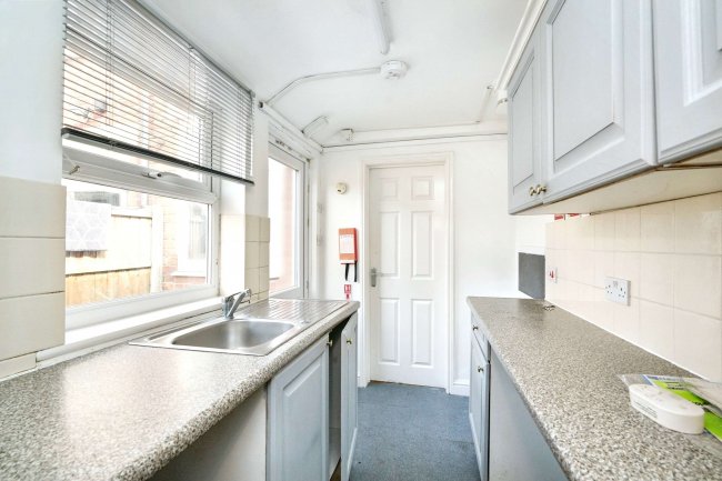 16 Ealing Avenue, Basford, Nottingham, NG6 0BB 3