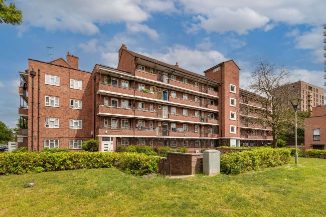 Flat 18, Denbury House, Talwin Street, London, E3 3JB 7