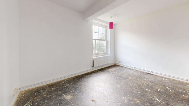 11 Baker House, Bromley High Street, London, E3 3BN 10