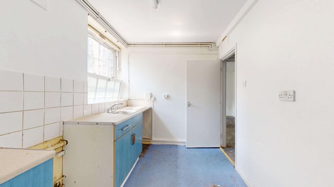 11 Baker House, Bromley High Street, London, E3 3BN 10