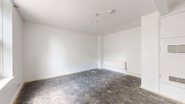 11 Baker House, Bromley High Street, London, E3 3BN 10