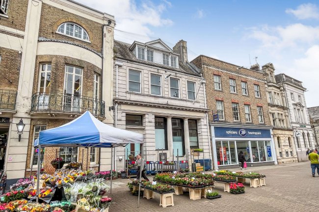 15 Cornhill, Dorchester, DT1 1BJ 2