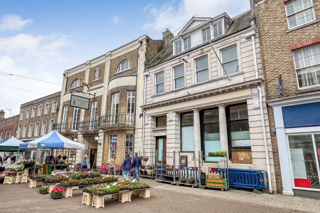 15 Cornhill, Dorchester, DT1 1BJ 2