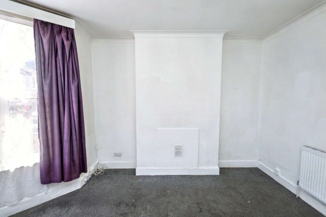 81 Sheringham Avenue, Manor Park, London  E12 5PF 10