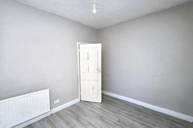 81 Sheringham Avenue, Manor Park, London  E12 5PF 10